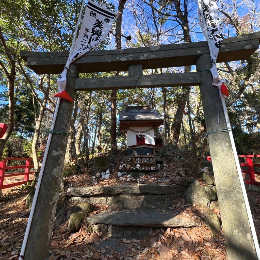 金華山　神社