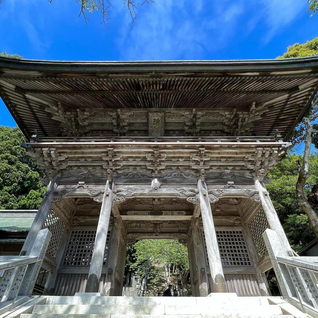 金華山黄金山神社