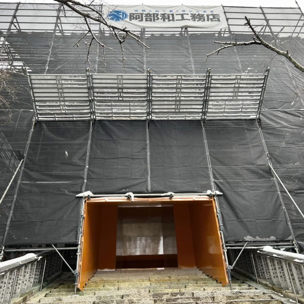 金華山黄金山神社 『随神門屋根葺替工事』