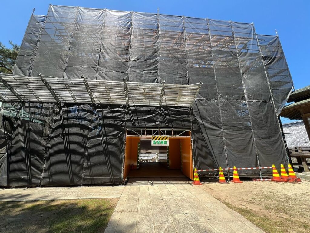 華山黄金山神社『随神門屋根葺替工事』