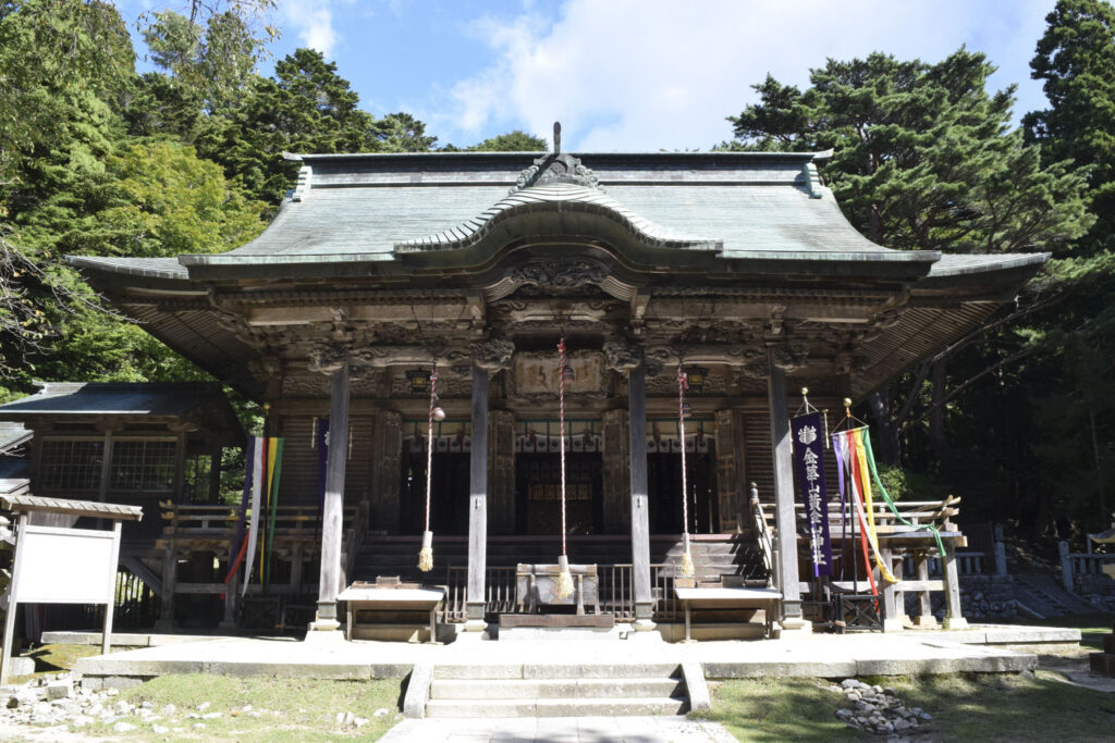 金華山黄金山神社