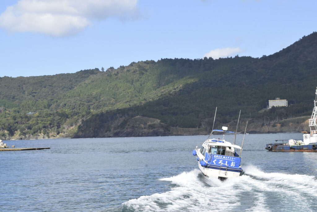 海上タクシーくろしお